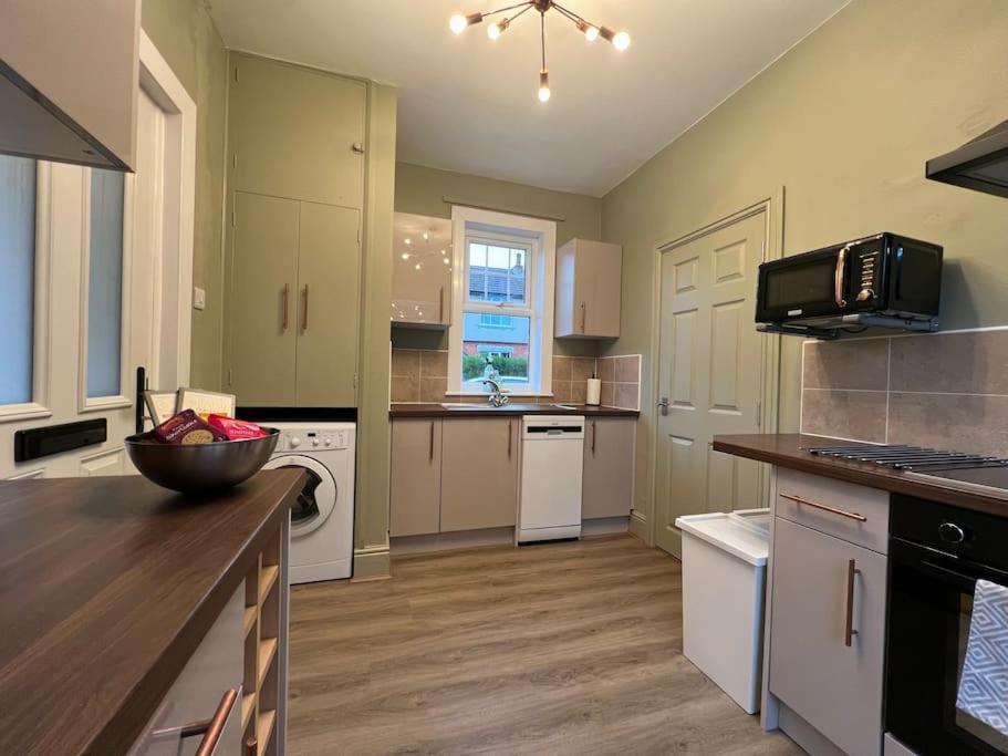 The Rose- Grd Floor, 2-5 Beds, Smarttv, Uni, Tram, M250 Fibre Apartment Nottingham Luaran gambar